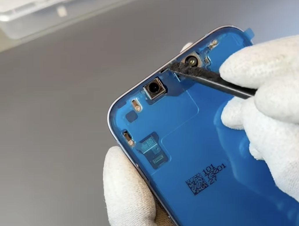 Why iCorrect Chooses Apple Original Seals for iPhone Repairs: A Commitment to Authenticity and Quality